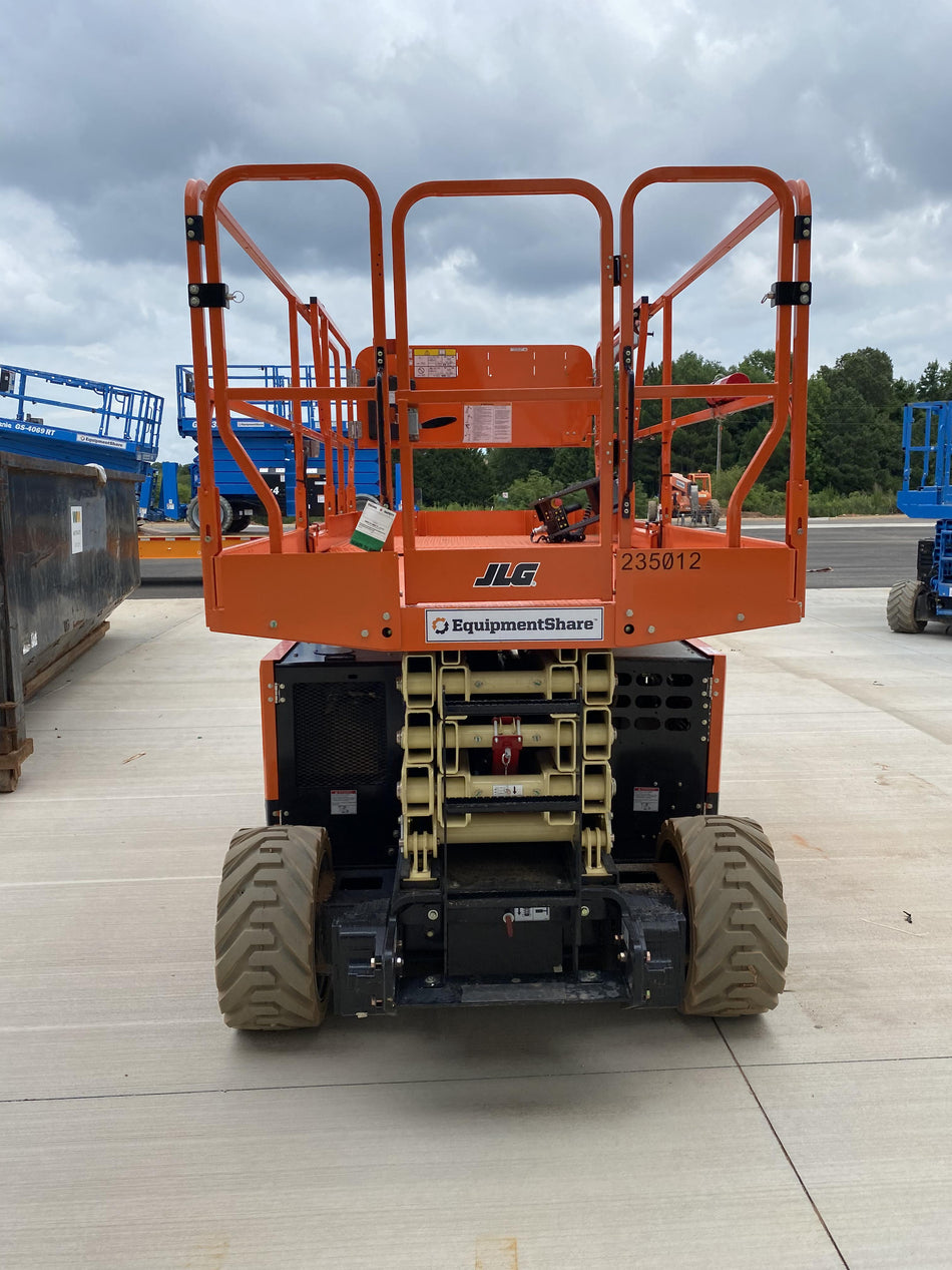 2022 JLG RT4069
