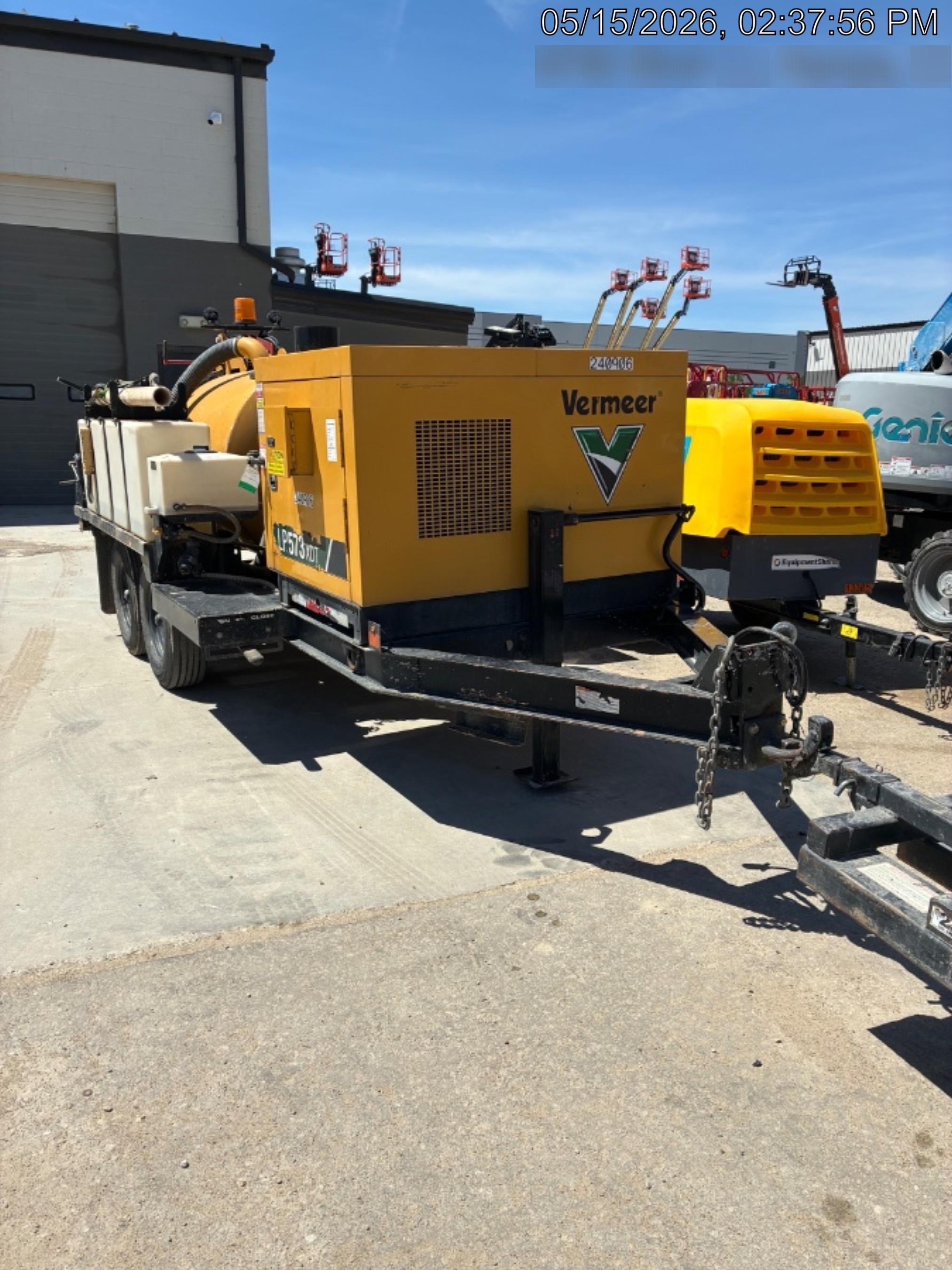 2022 VAC-TRON LP573XDT