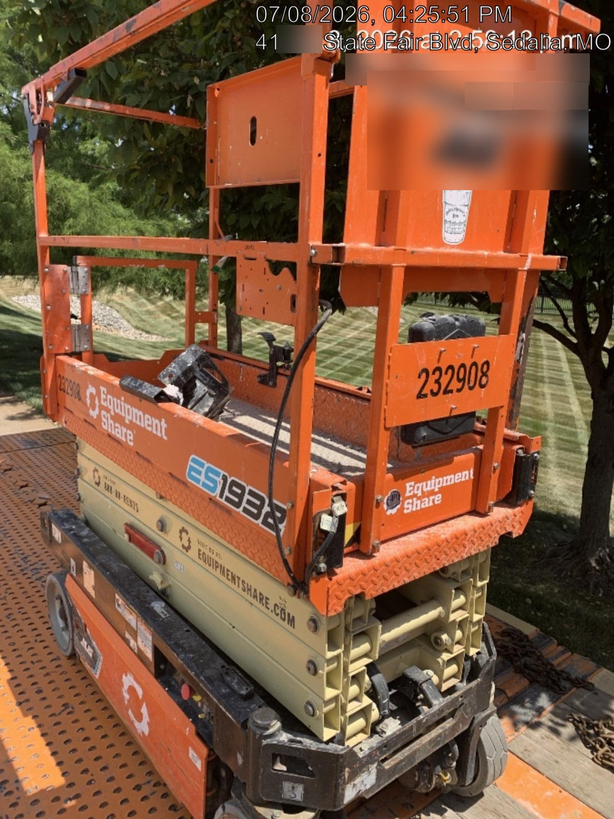 2022 JLG ES1932