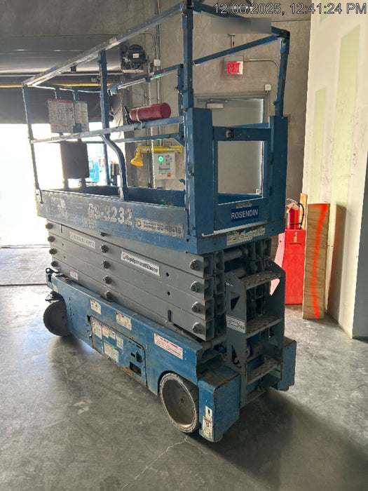 2018 Genie GS-3232 Genie GS3232 Lift w/Folding Rails and Swing Gate