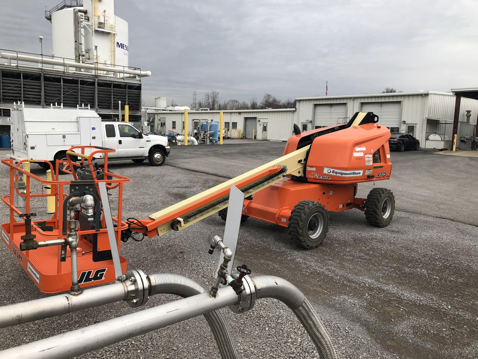 2019 JLG 400S