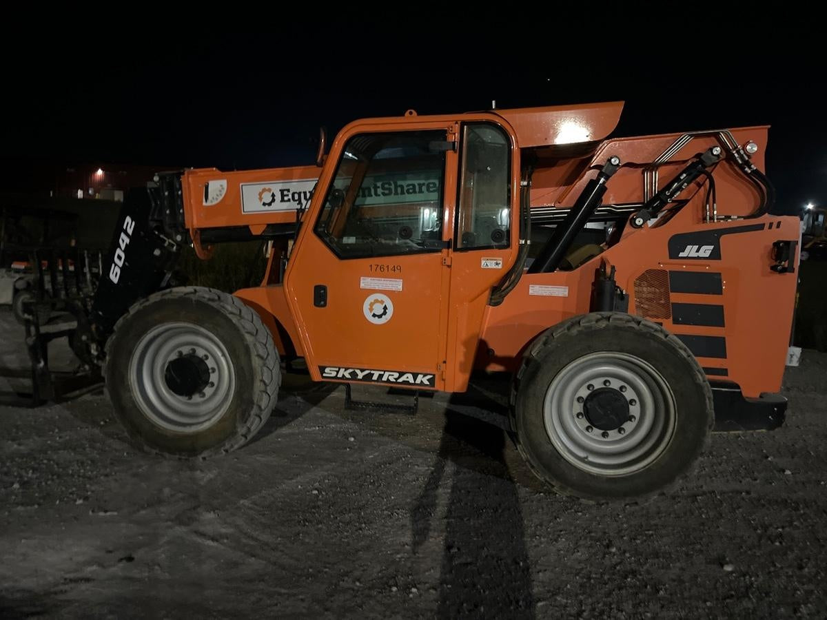 2021 SKYTRAK 6042