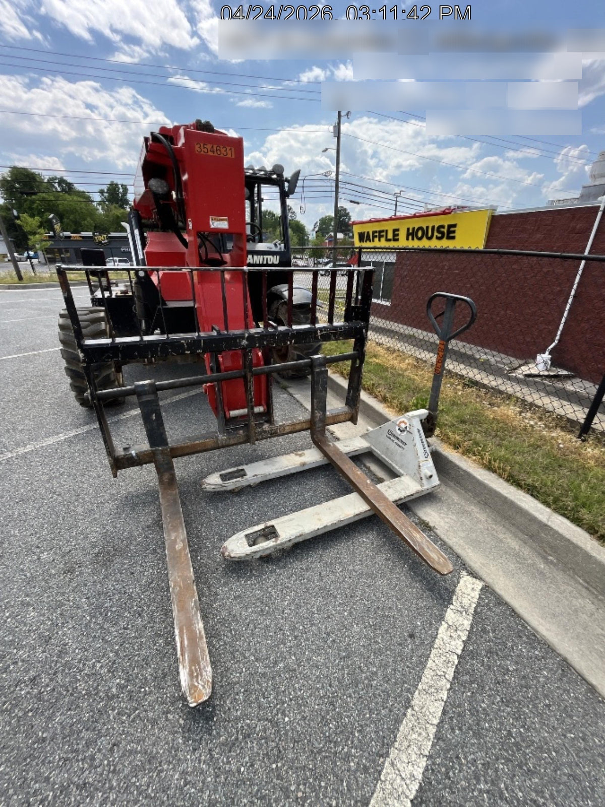 2021 STRONGWAY 4400 lb Pallet Jack