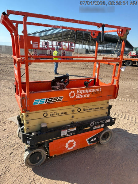 2024 JLG ES1932