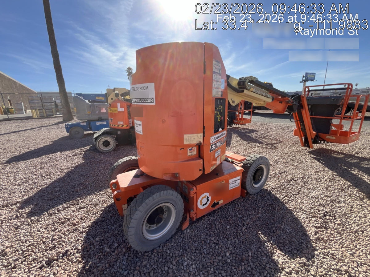 2019 JLG E300AJP