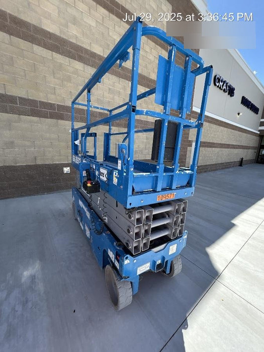 2020 Genie GS-2632 Solid NM Tires, Folding Rails with Half-Height Swing Gate, Beacon