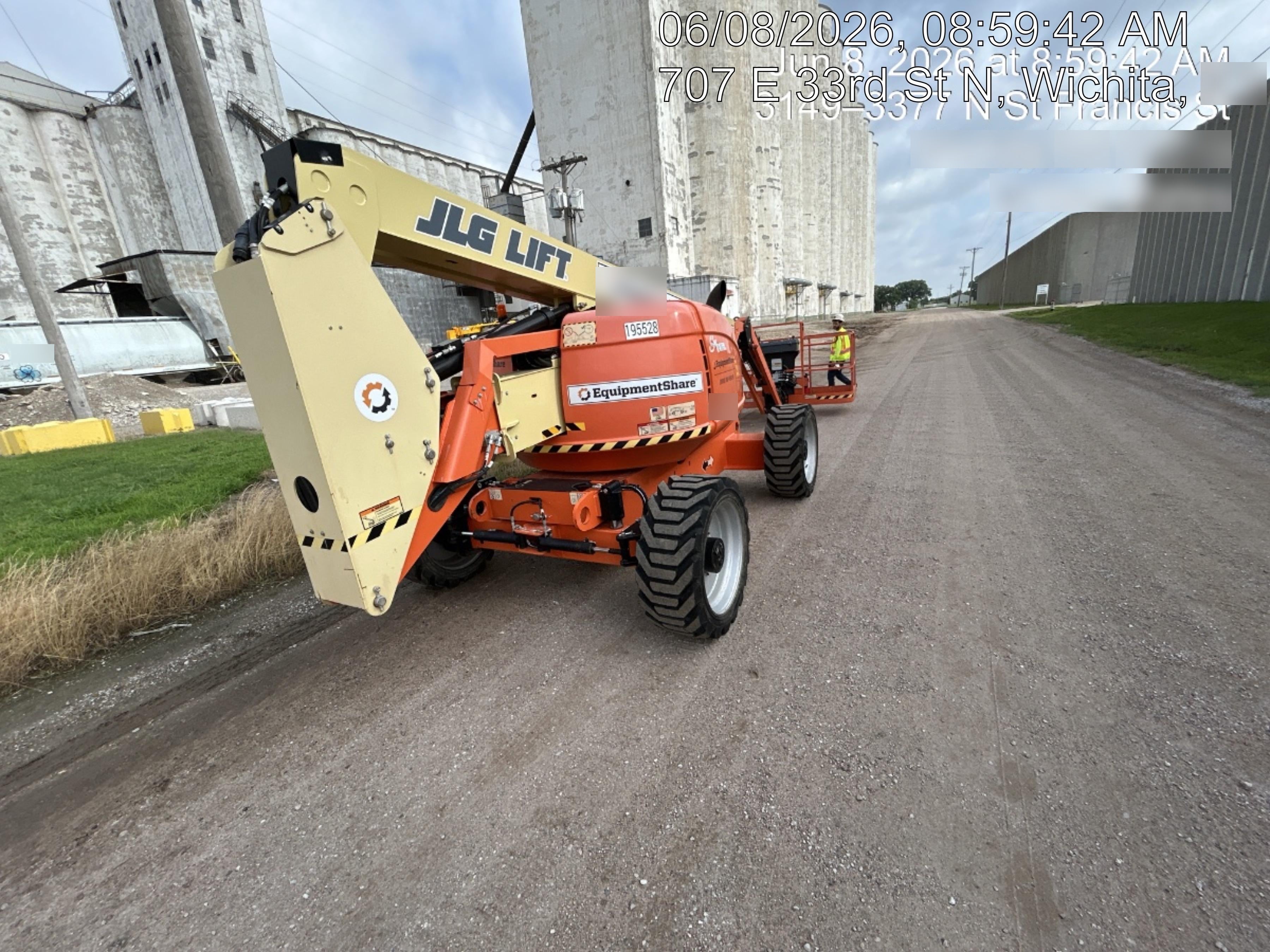 2021 JLG 600AJ
