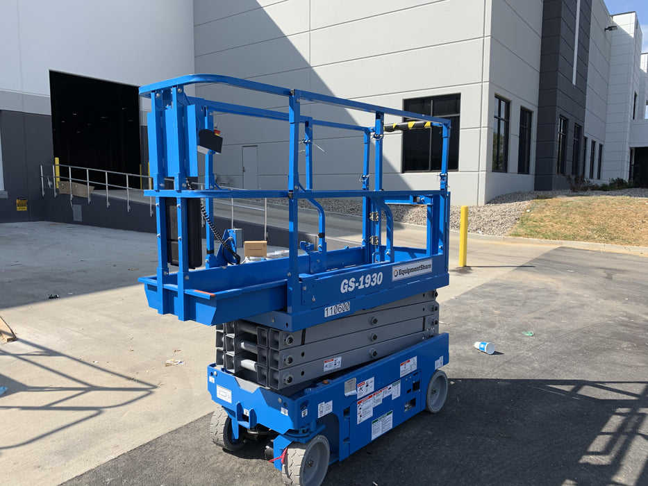 2020 Genie GS-1930 Solid Non Marking Tires, Beacon, Folding rails with half height swing gate