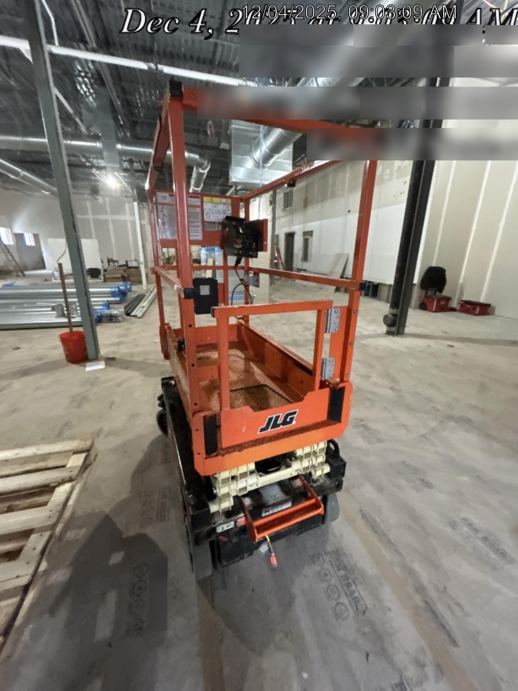 2022 JLG ES1330L