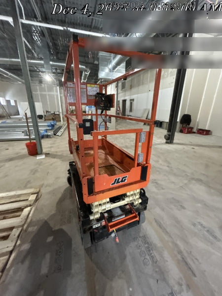 2022 JLG ES1330L