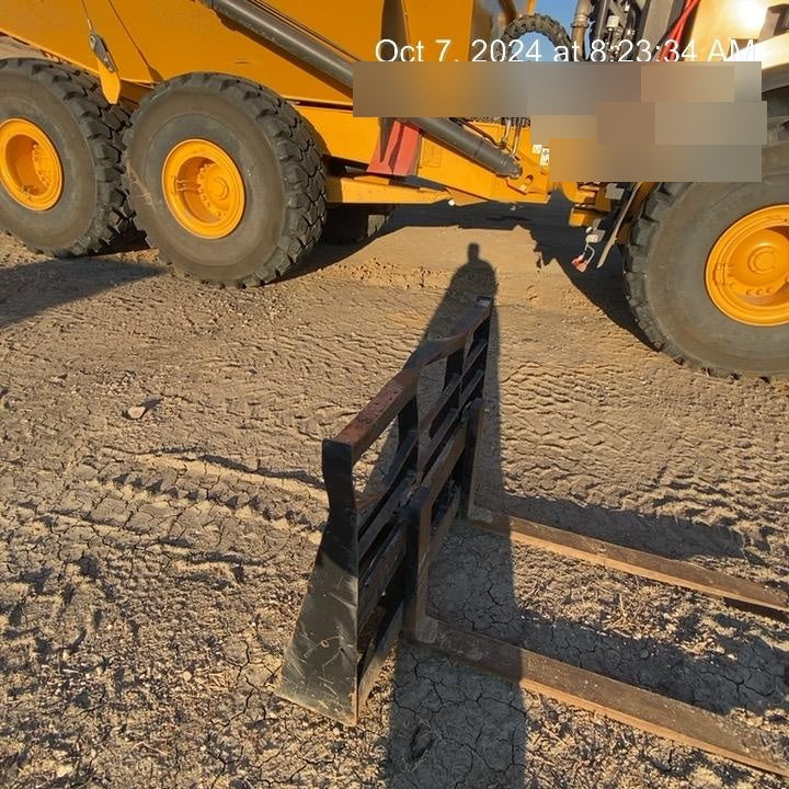 2022 ARROW MATERIAL HANDLING 60" Pallet Forks - Arrow