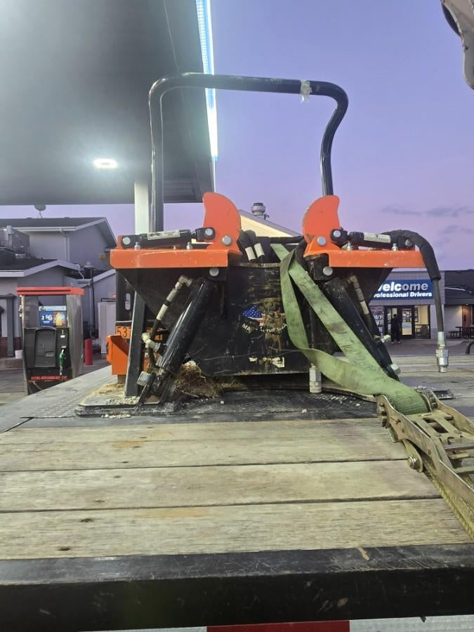 2025 L&C ENTERPRISES-USA, INC. (DBA: DELTA FENCE & CONSTRUCTION) LOBO EXTREME - Post Puller