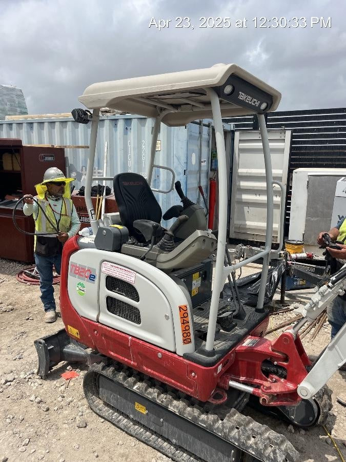 2023 TAKEUCHI TB20e