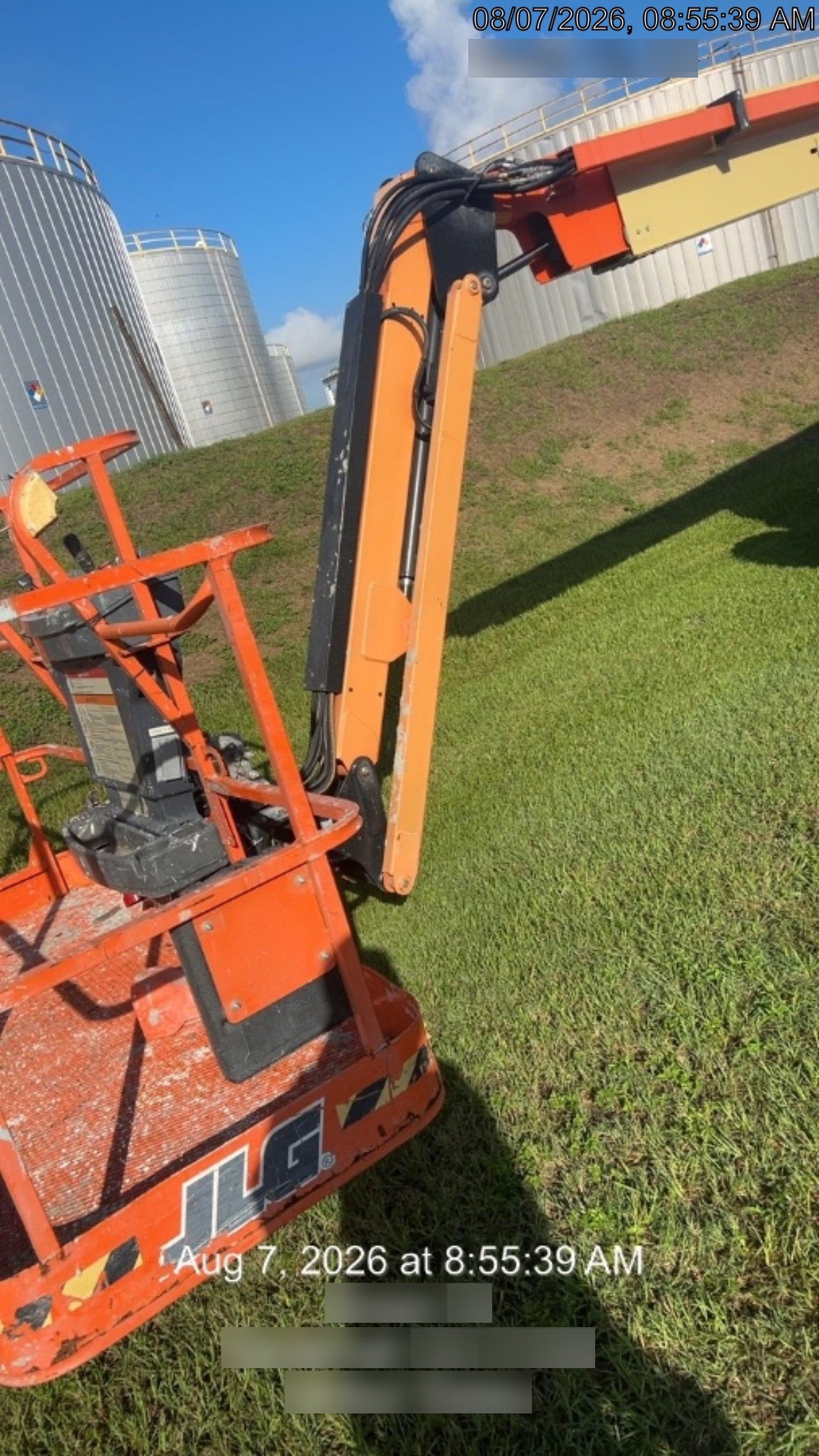 2023 JLG 800AJ