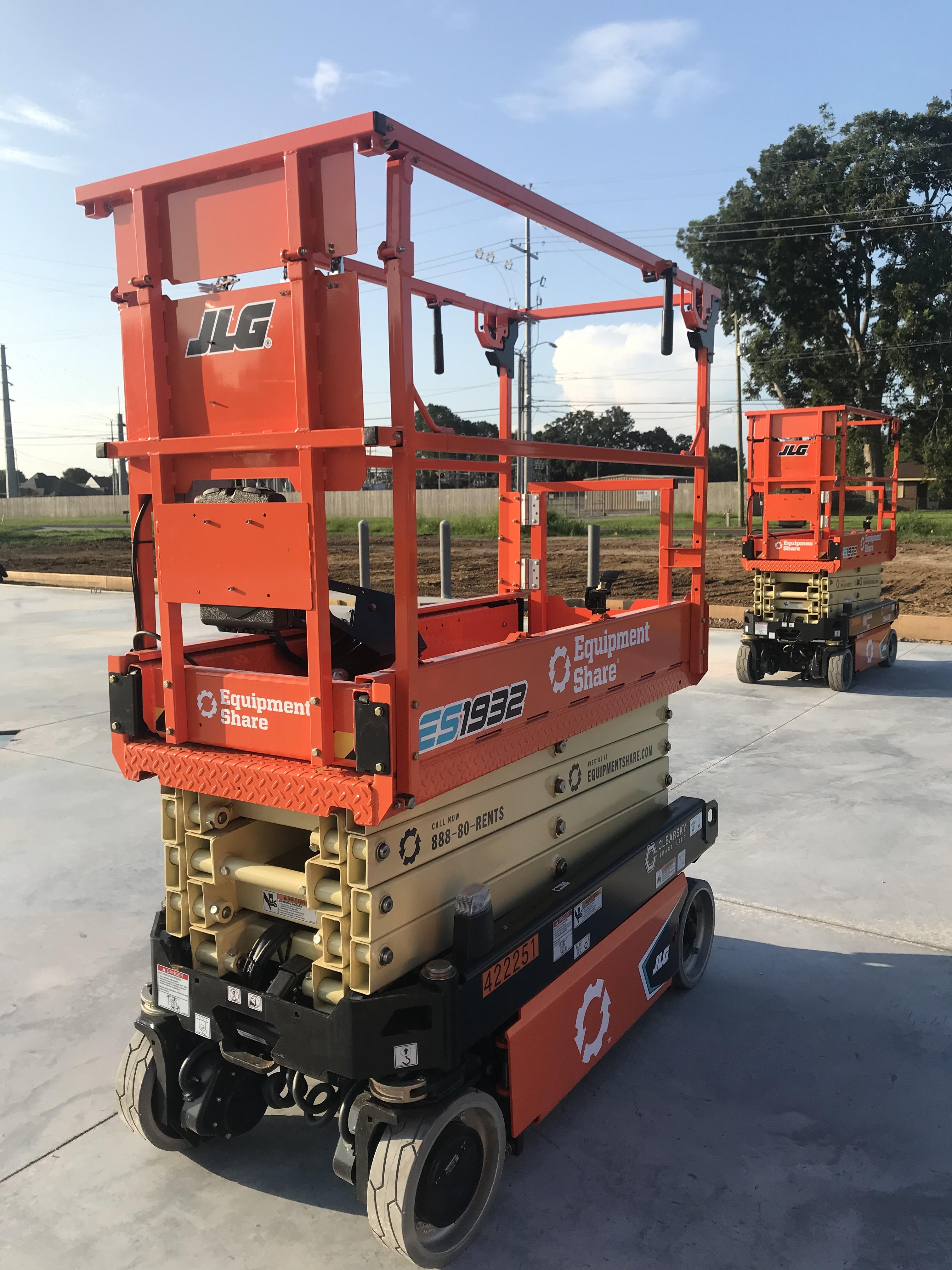 2024 JLG ES1932