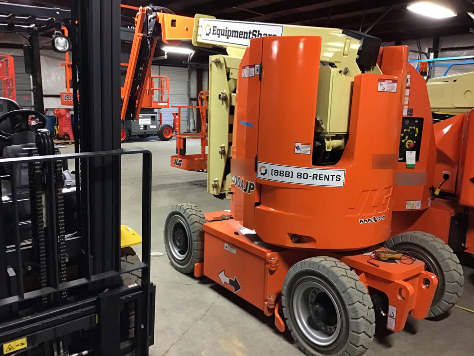 2019 JLG E300AJP