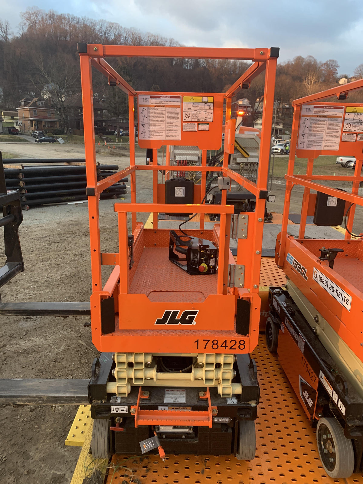 2021 JLG ES1330L