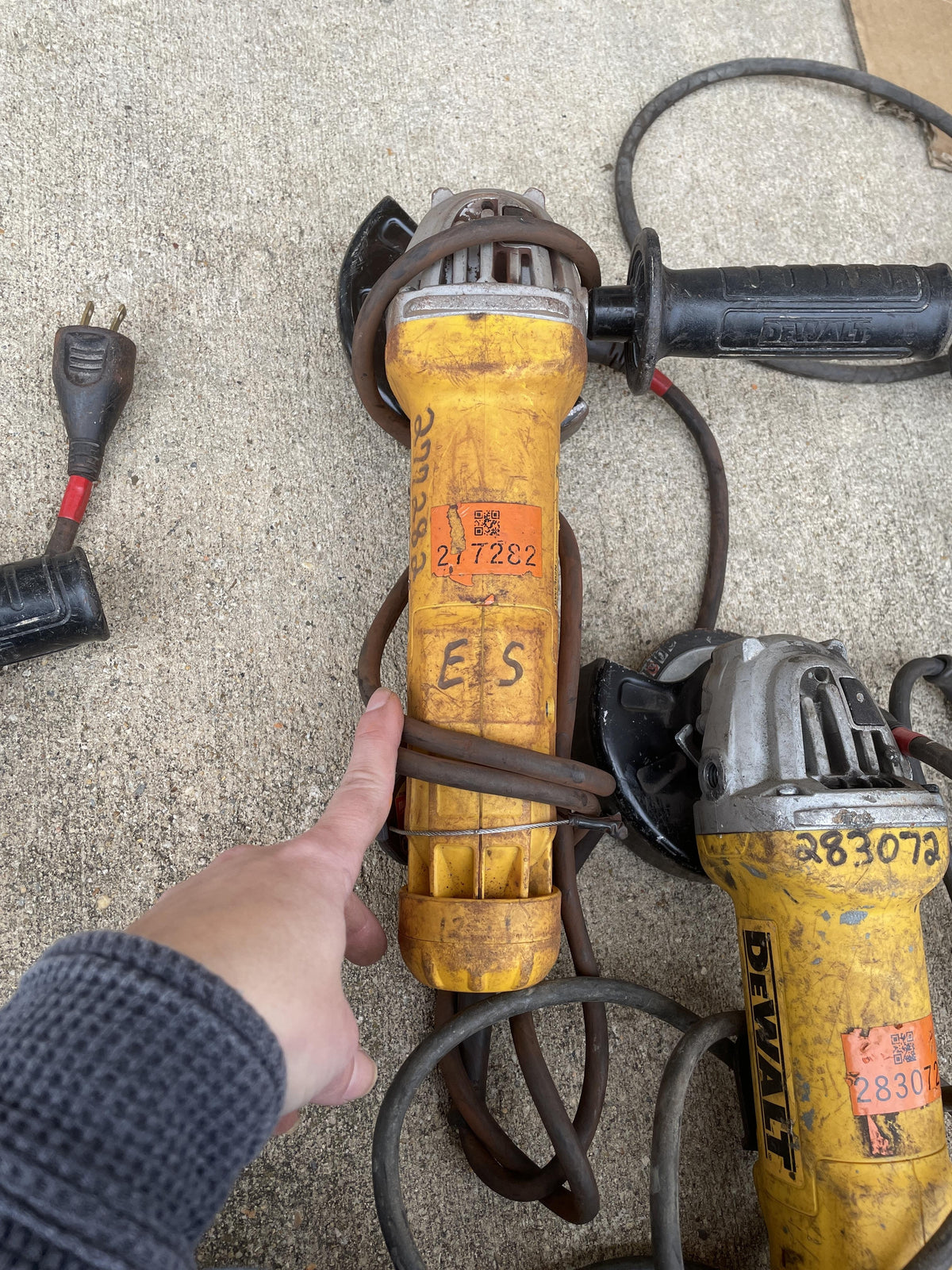 2022 DEWALT DWE402N