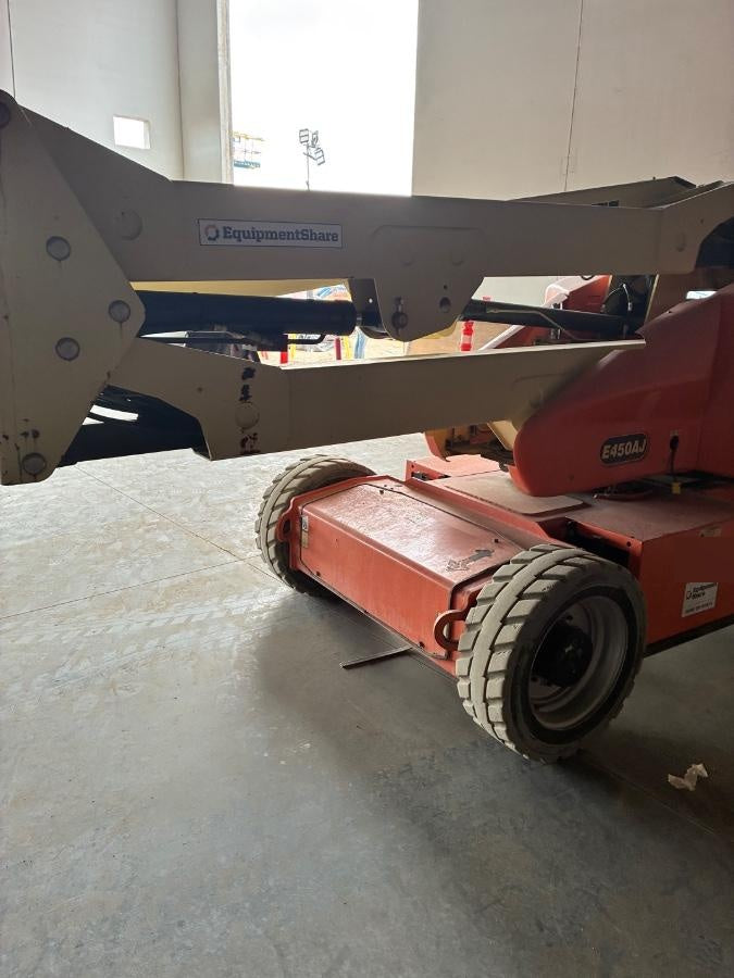 2019 JLG E450AJ