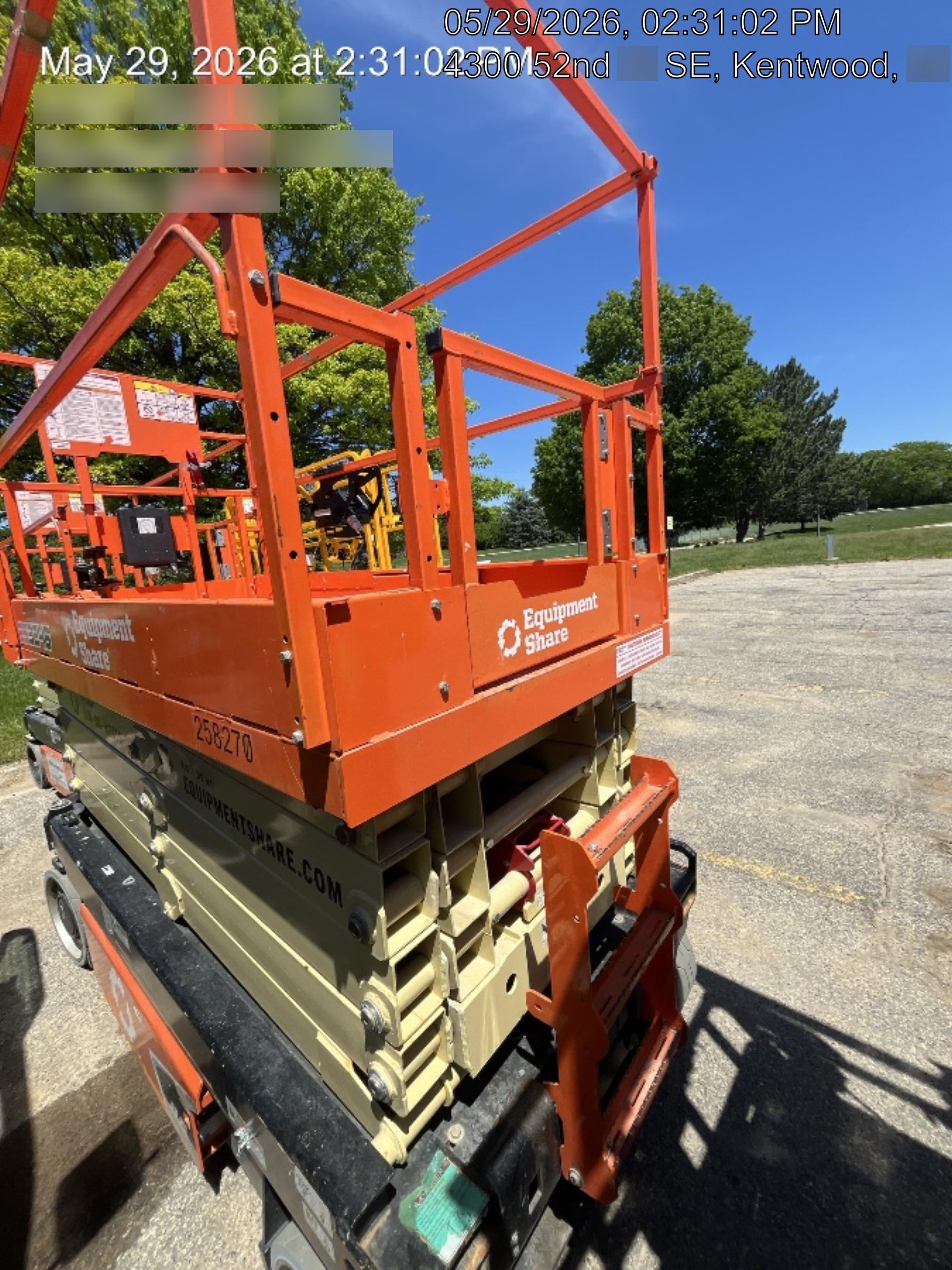 2022 JLG ES3246