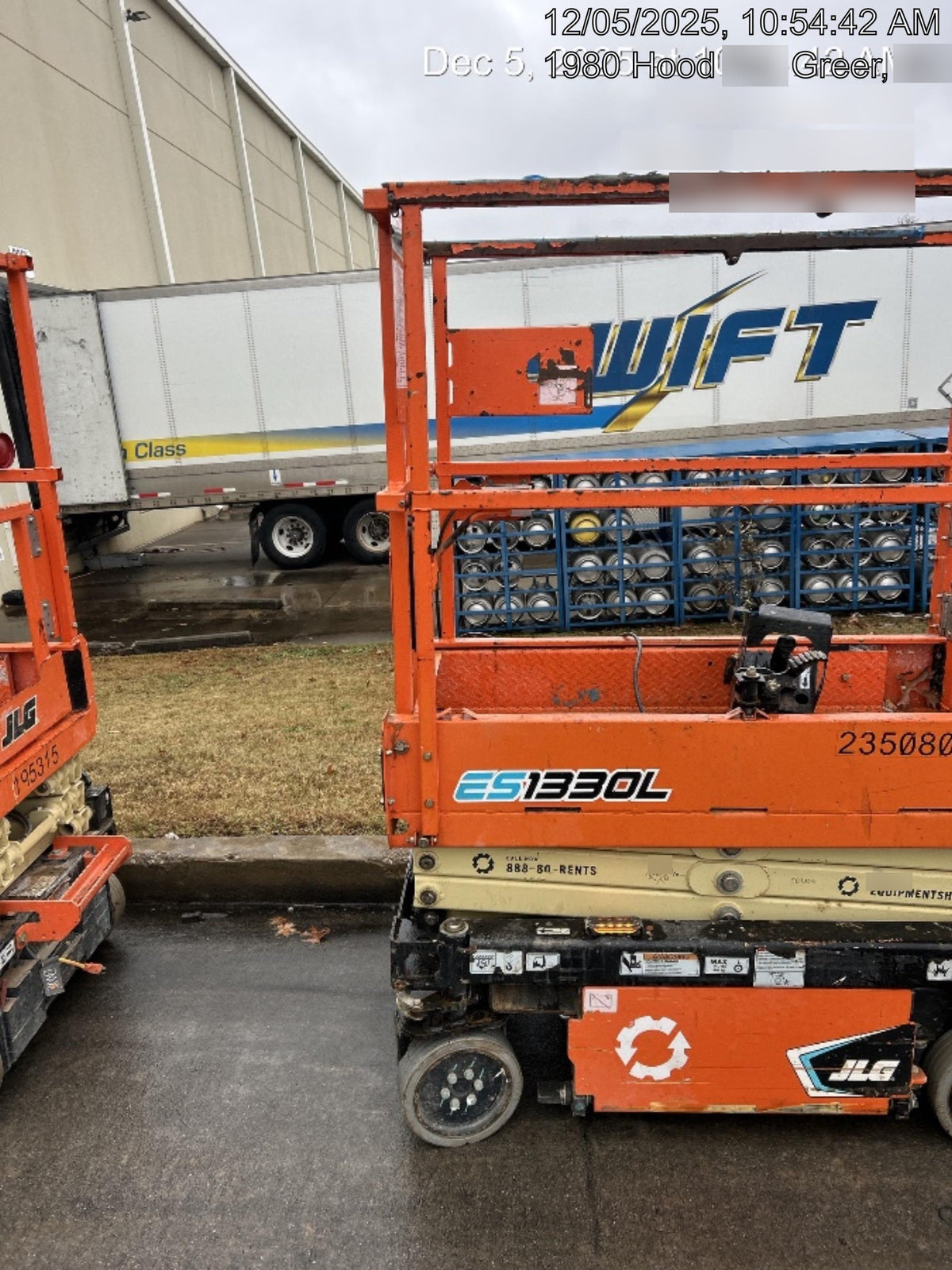 2022 JLG ES1330L