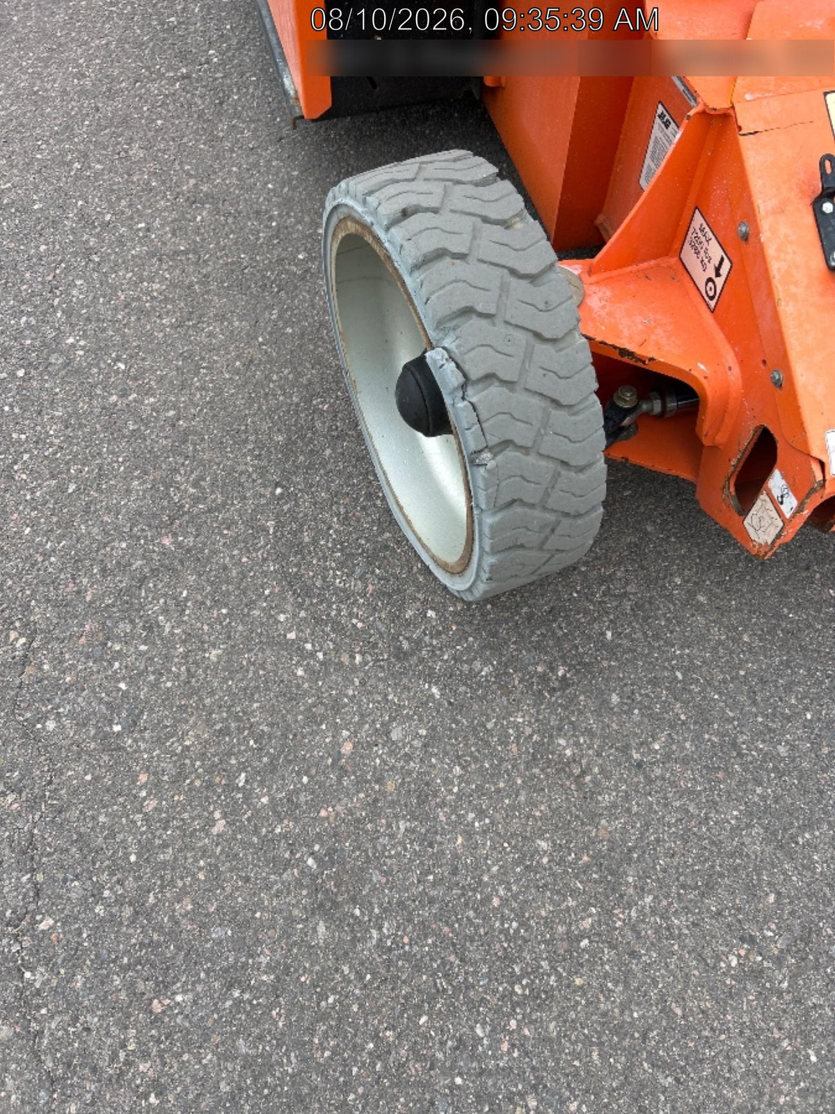 2019 JLG E400AJPN
