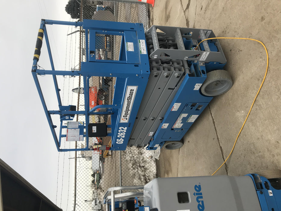 2019 Genie GS-2632 Folding rails with half height swing gate