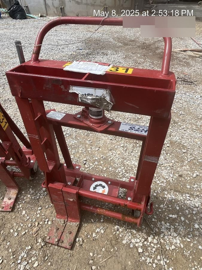 2022 ROL-A-LIFT M-6