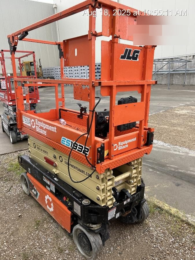 2022 JLG ES1932
