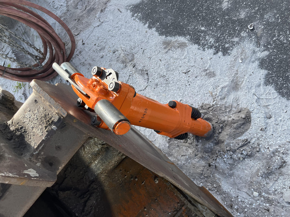 2024 MICHIGAN PNEUMATIC ES-TPB90-118-TRACKER