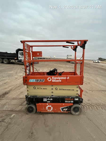 2022 JLG ES1932