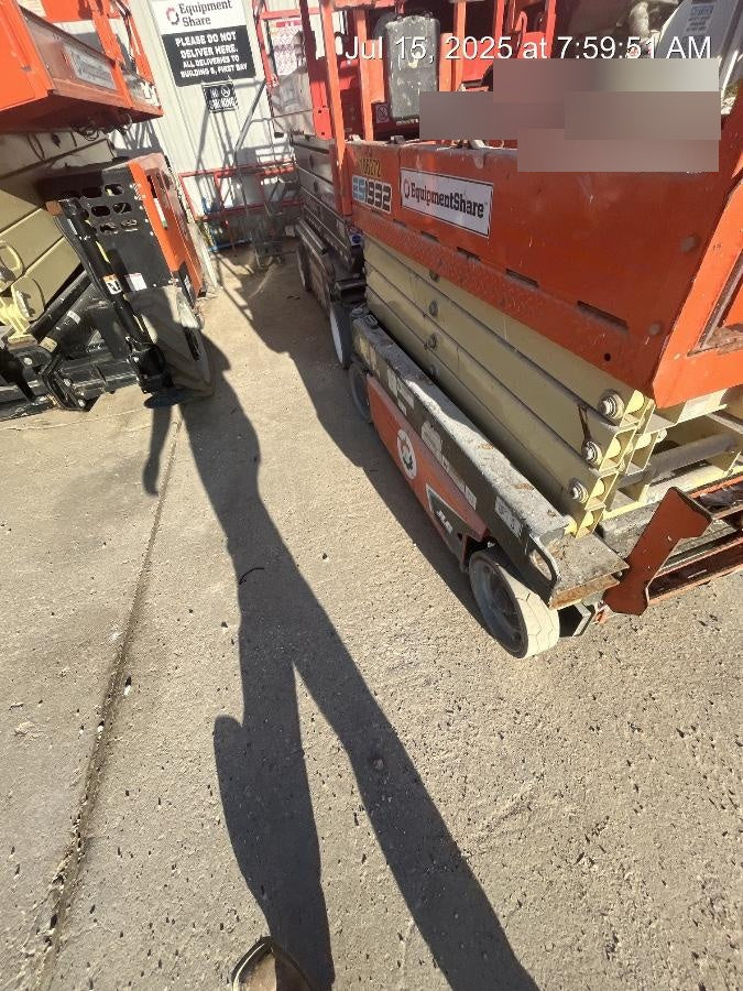 2021 JLG ES1932