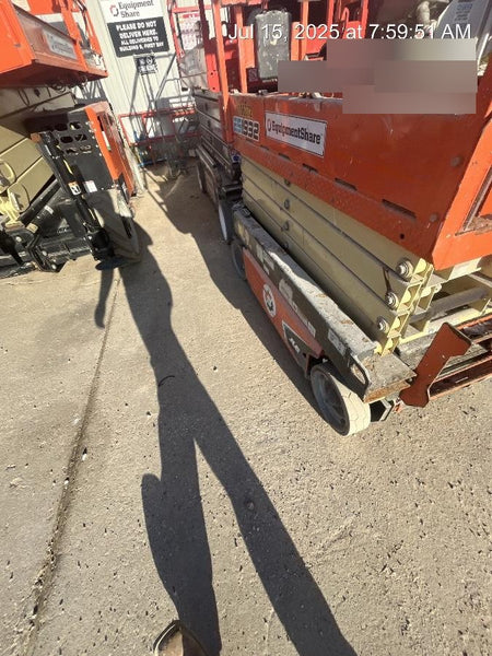 2021 JLG ES1932