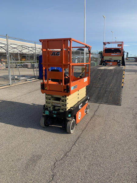 2021 JLG ES1932