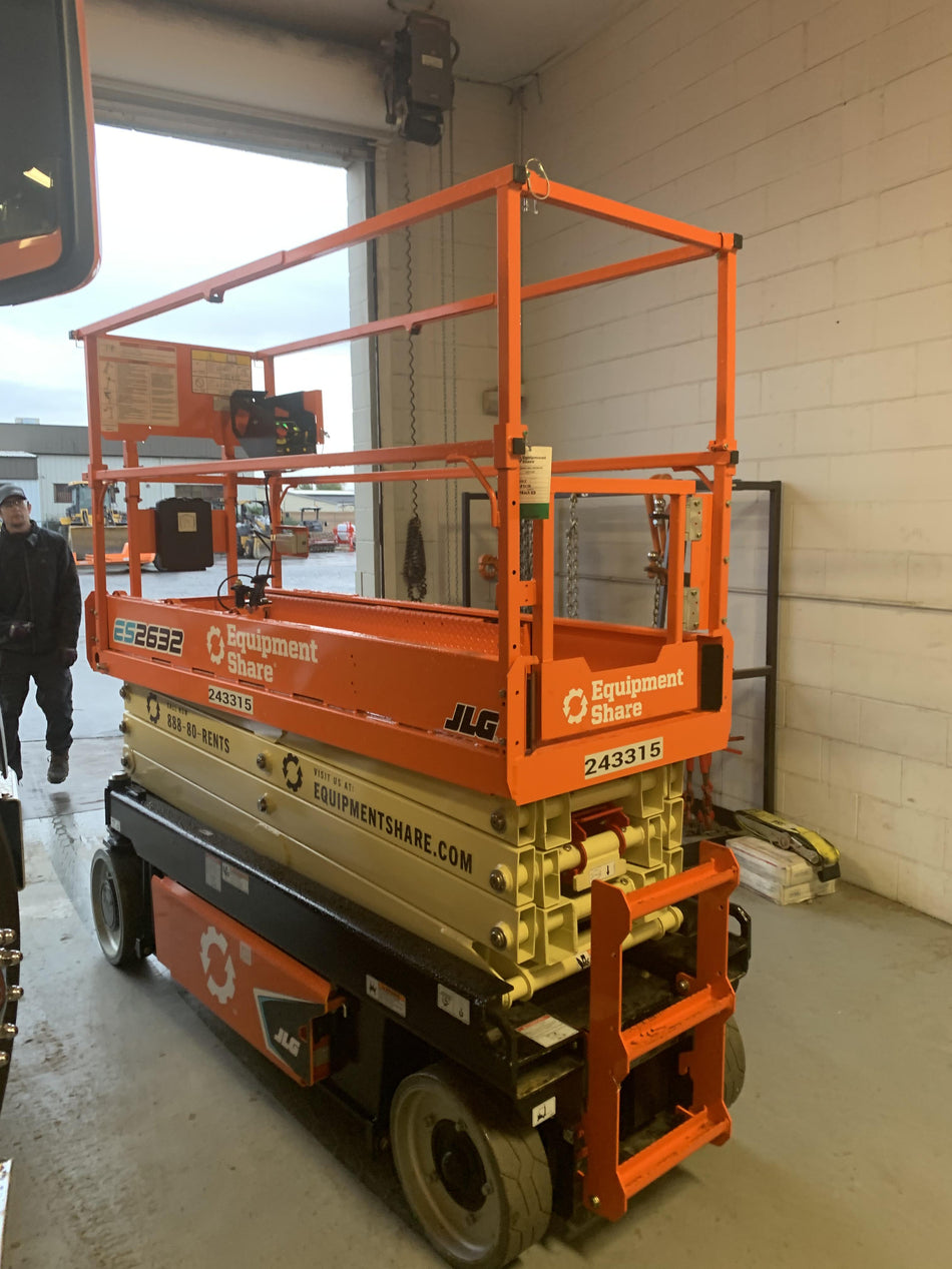 2022 JLG ES2632
