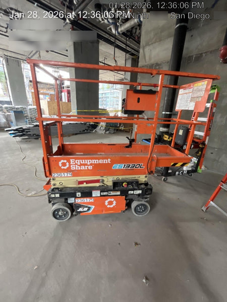2022 JLG ES1330L