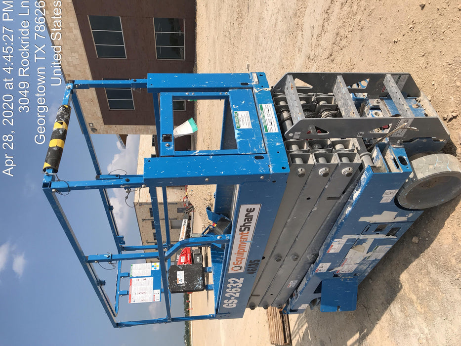 2019 Genie GS-2632 Folding rails with half height swing gate