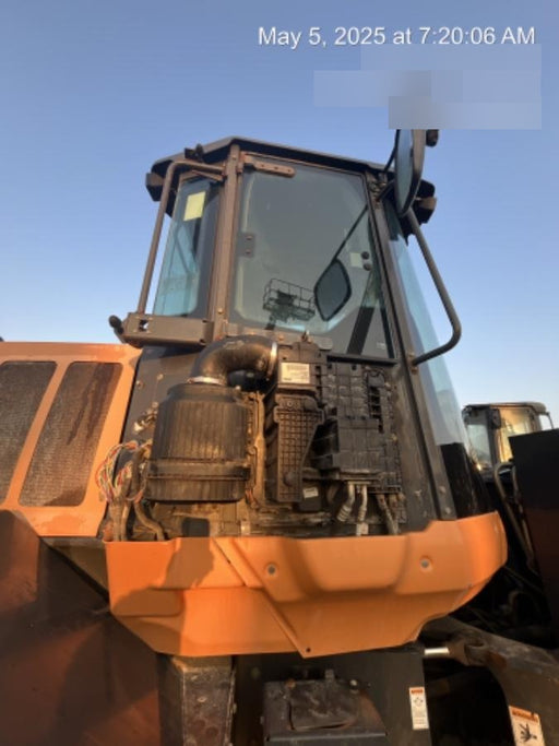 2018 Case 821G CLOSED CAB, 1 FUNCTION, JRB 418 STYLE HYD COUPLER