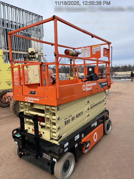 2025 JLG ES3246