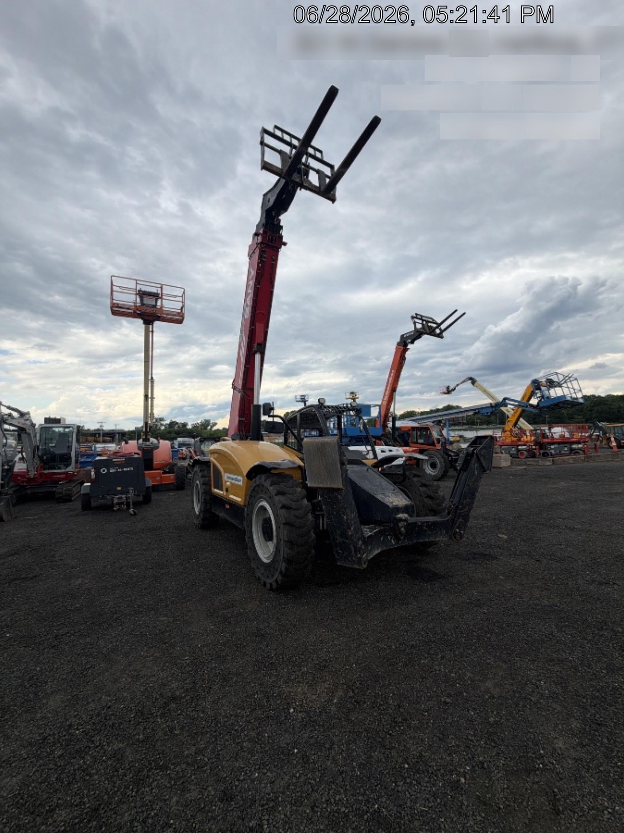 2020 SANY STH1056