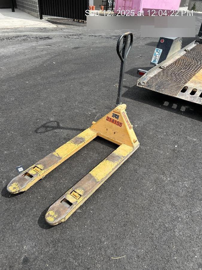2022 CROWN 5,500lb Manual Pallet Jack - Crown