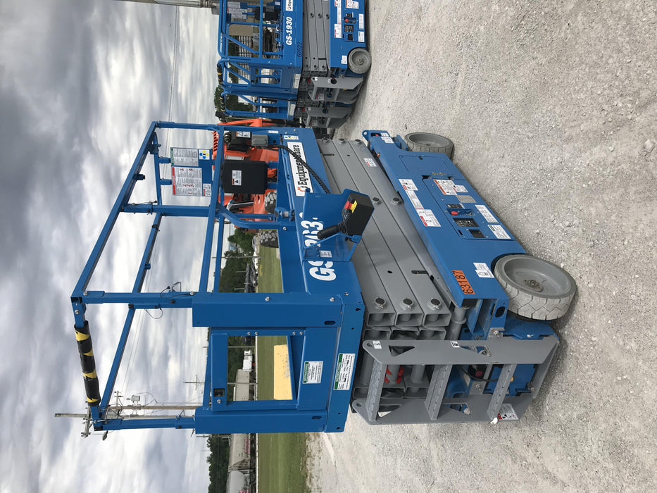 2020 Genie GS-2632 Standard, Folding half height swing gate