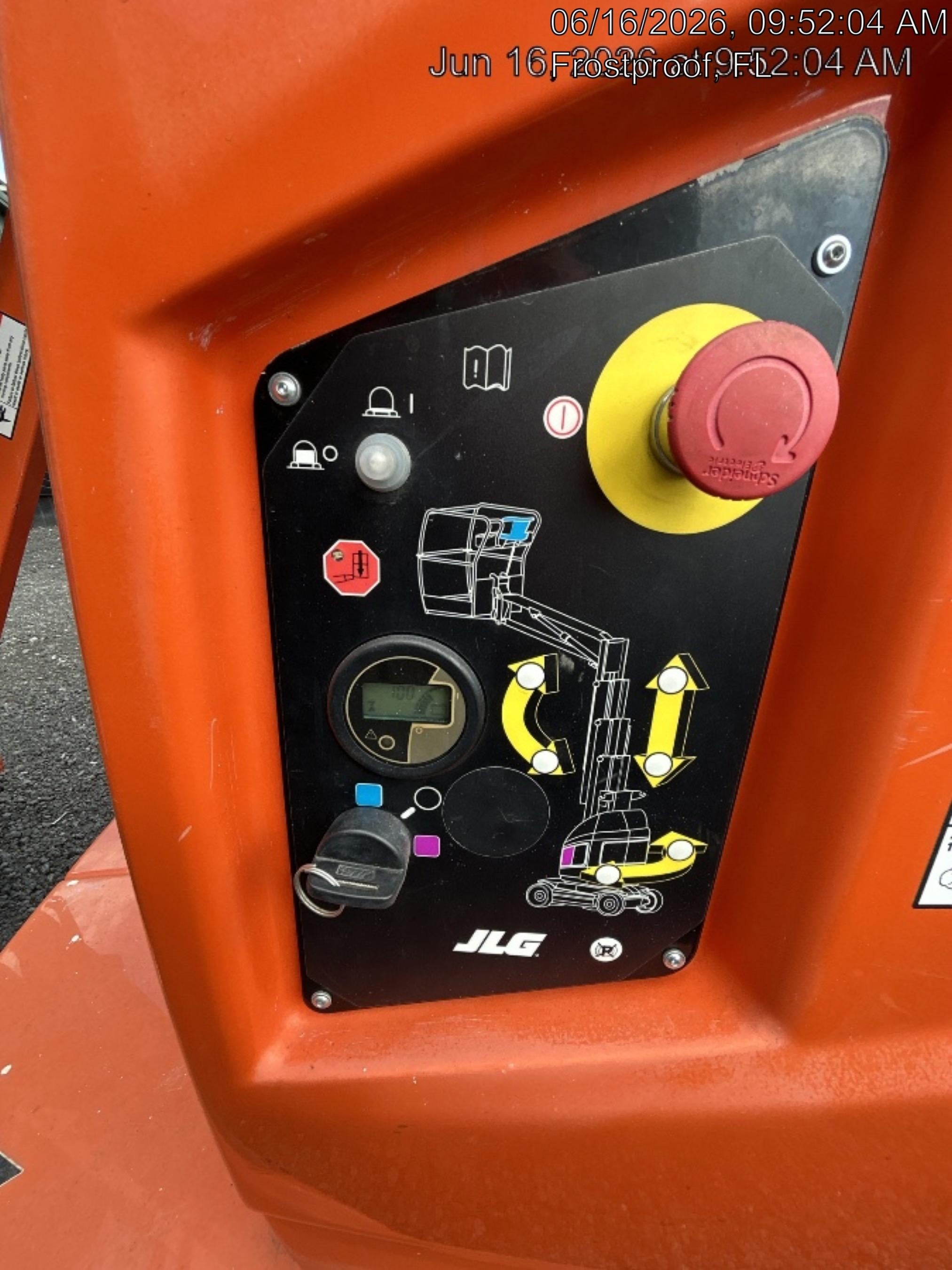 2022 JLG 26E
