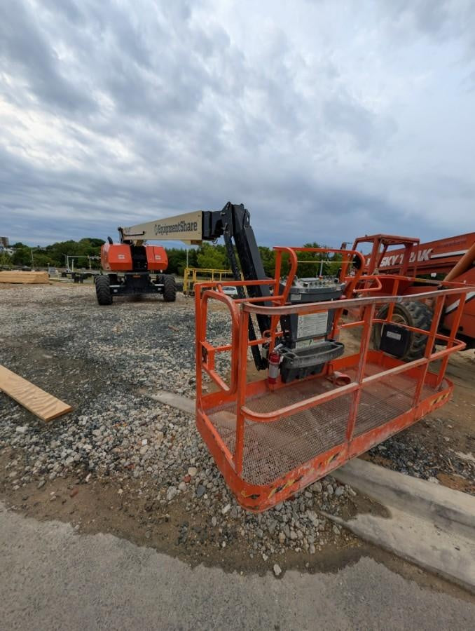 2024 JLG 860SJ