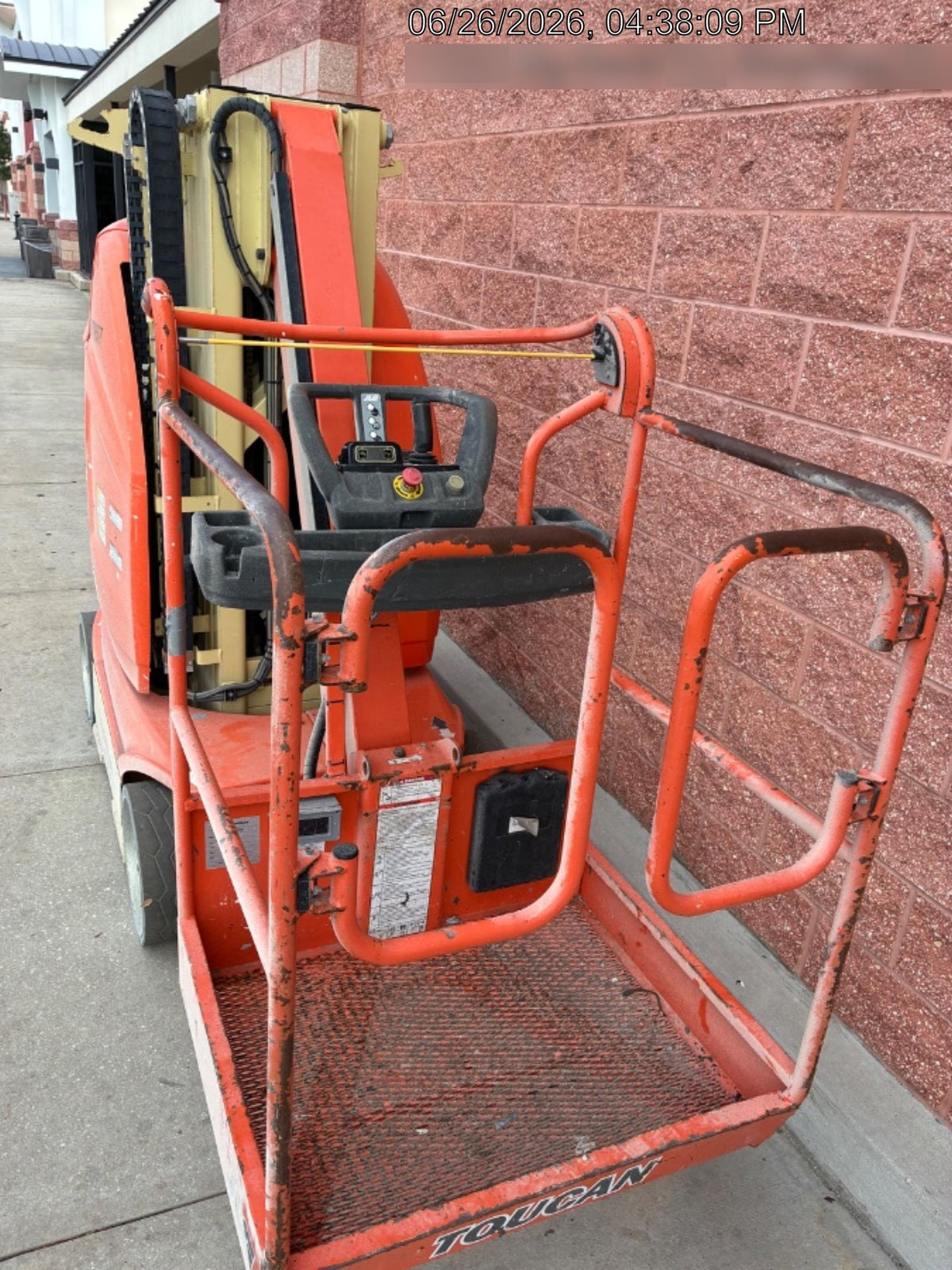 2022 JLG 26E