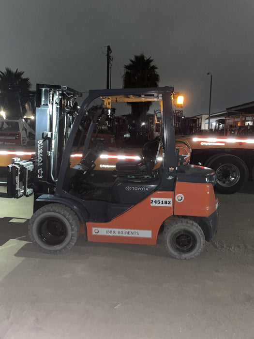 2022 TOYOTA 8FGU25 LP w/ Scale