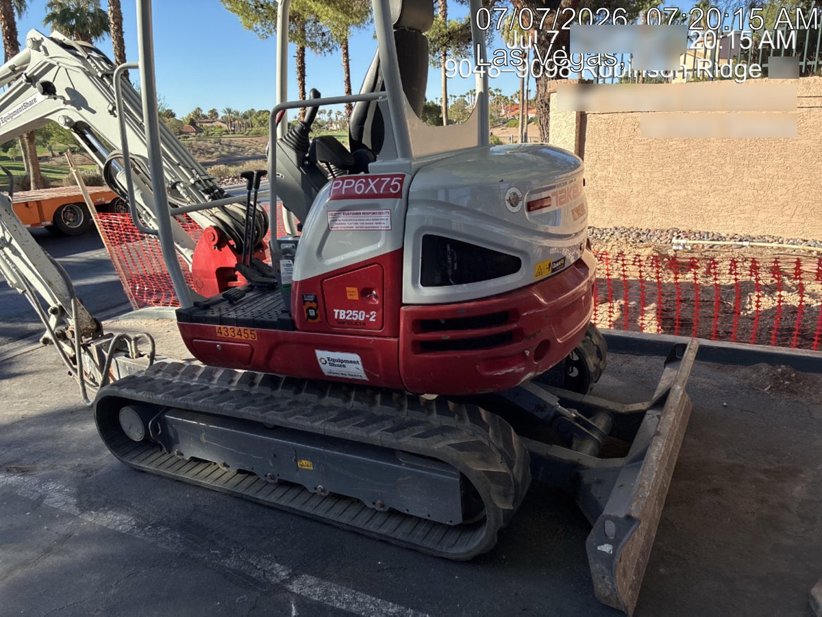 2024 TAKEUCHI TB250-2R