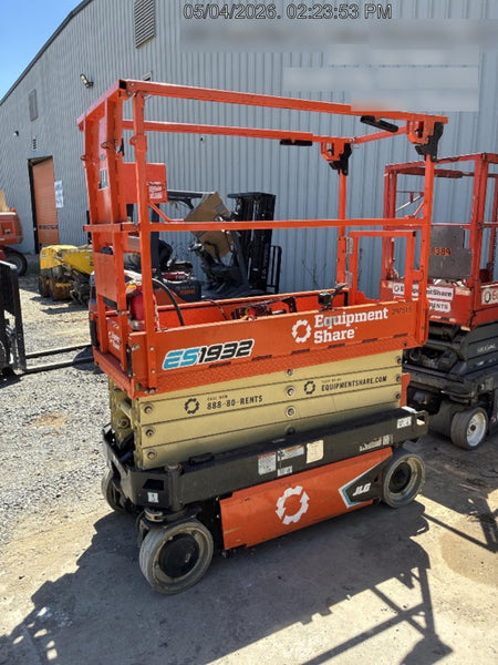 2023 JLG ES1932