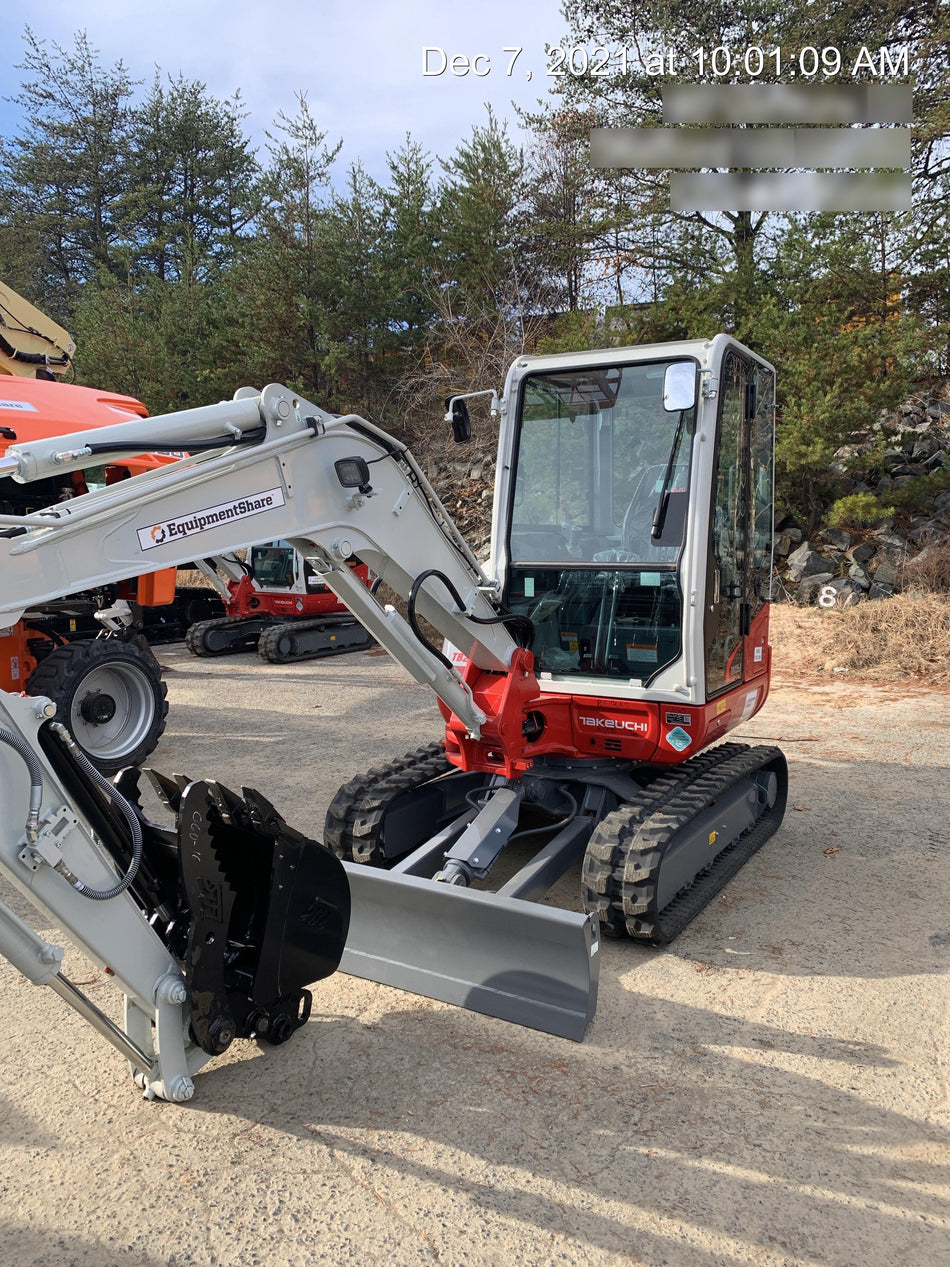 2021 TAKEUCHI TB235-2CR