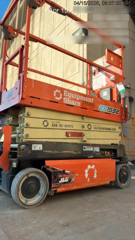 2023 JLG ES1932